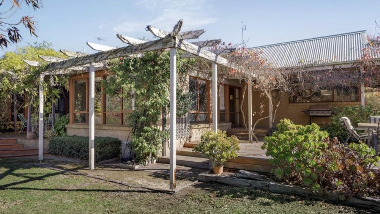 Melbourne family buys $1.92m acreage sight unseen