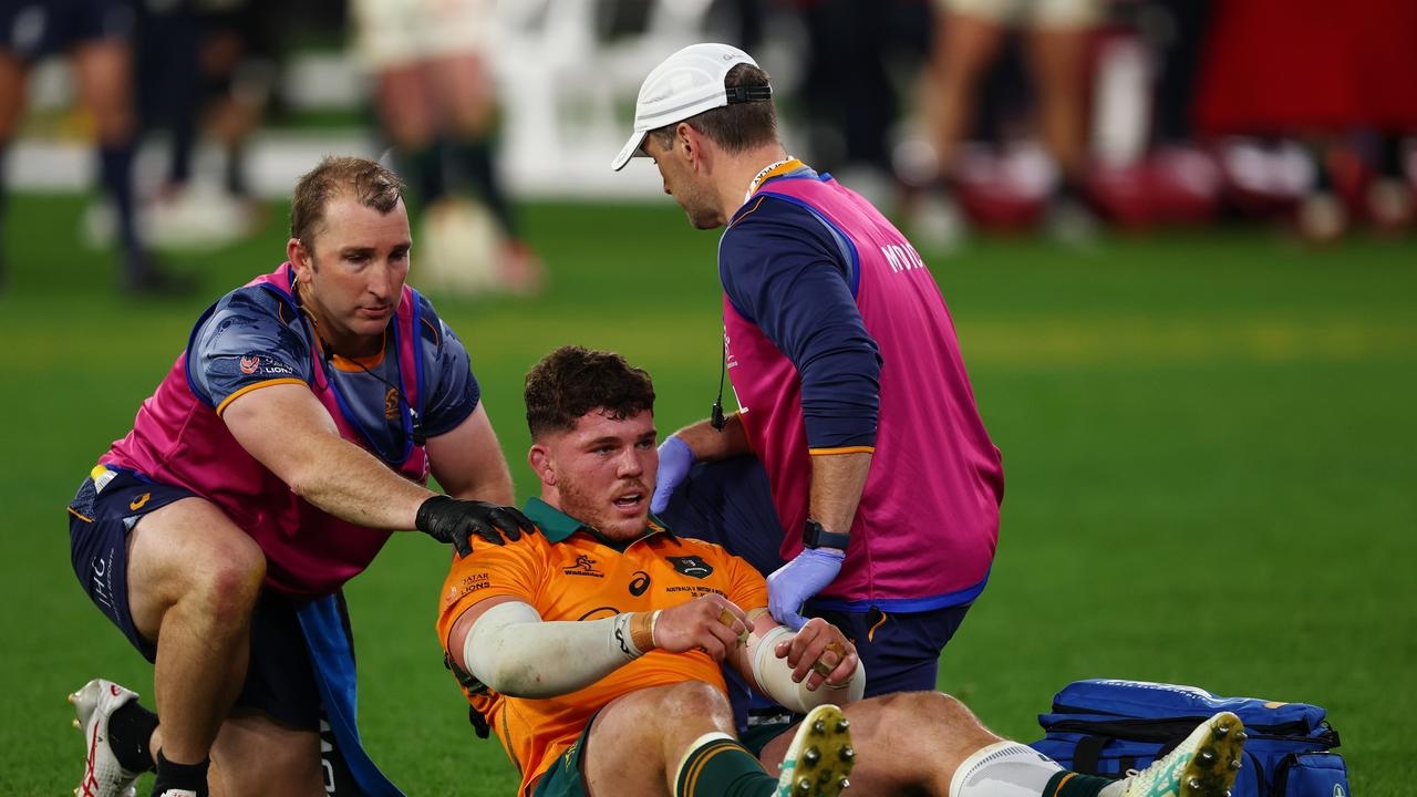 Wallabies star Carlo Tizzano accused of diving by UK press as British and Irish Lions eye history