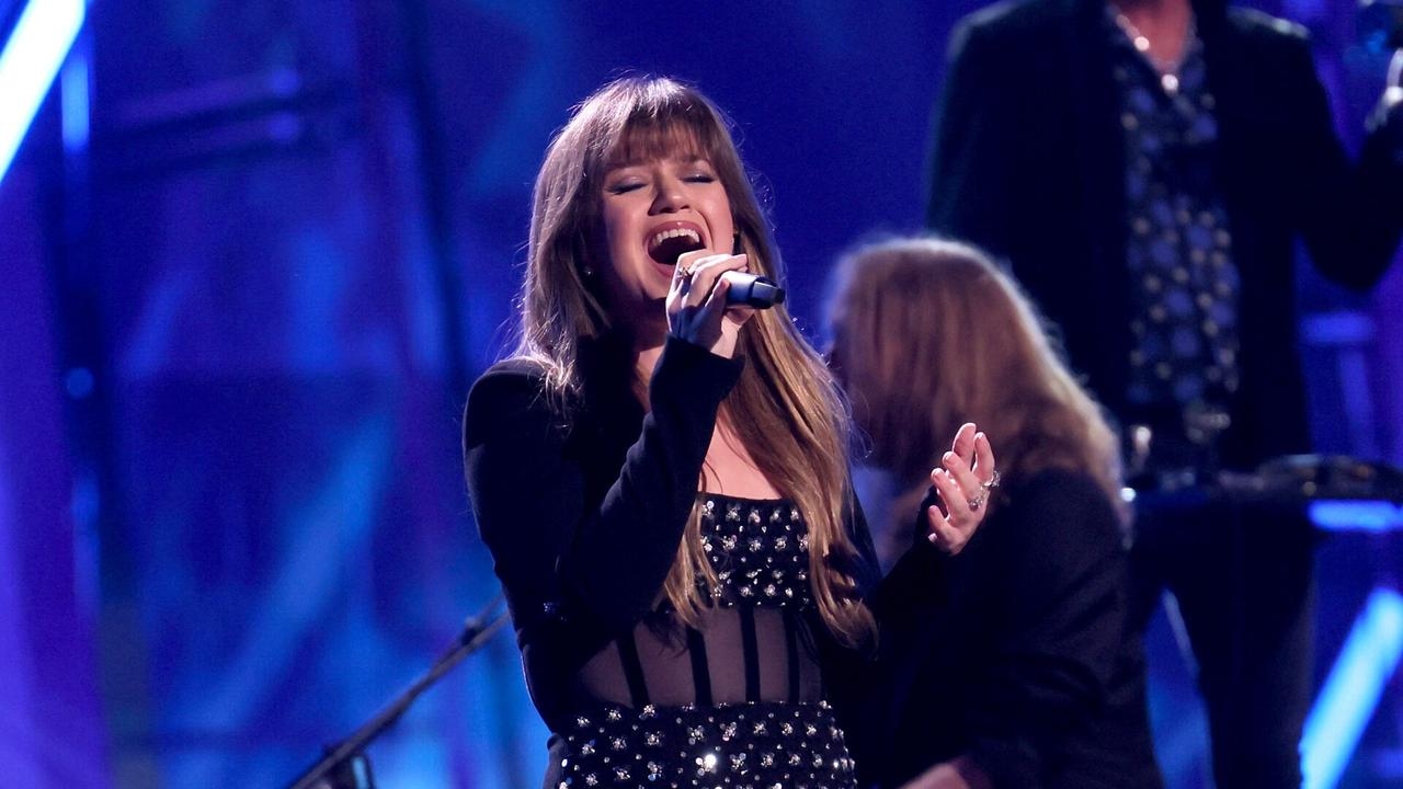 ‘Ungrateful': Kelly Clarkson cancels opening shows of Las Vegas residency
