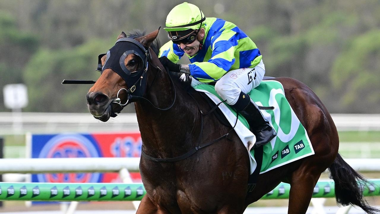 Luke Tarrant delivers stunning upset in Glasshouse Handicap on pick-up ride Fortunate Kiss
