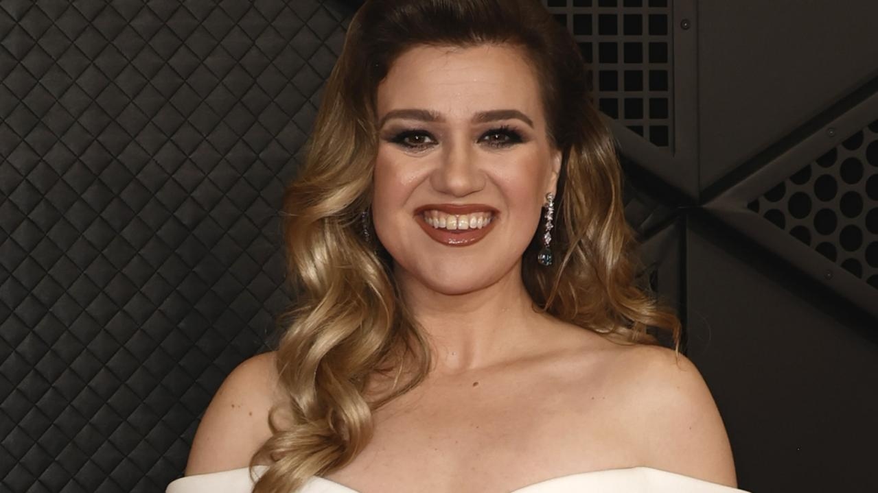 ‘Drives you crazy': Mean nickname Kelly Clarkson's staff have for the singer after her recent antics