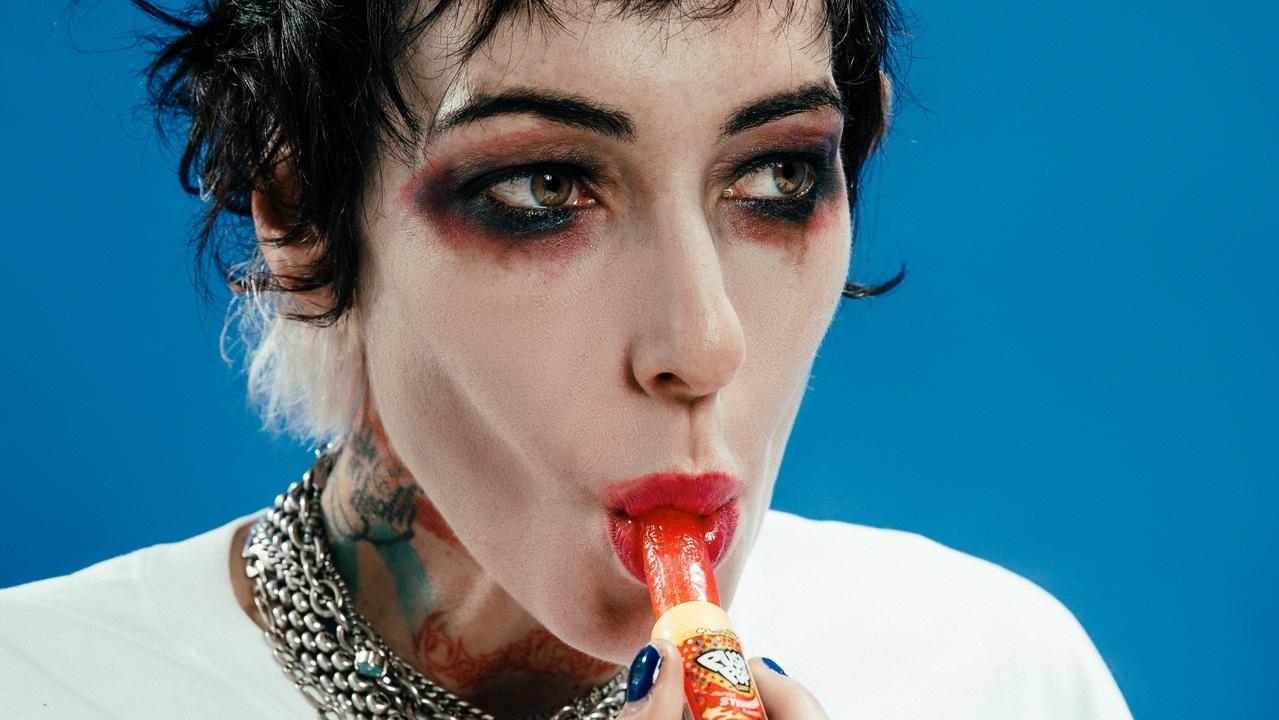 Goth basketballer wears full face of makeup for games