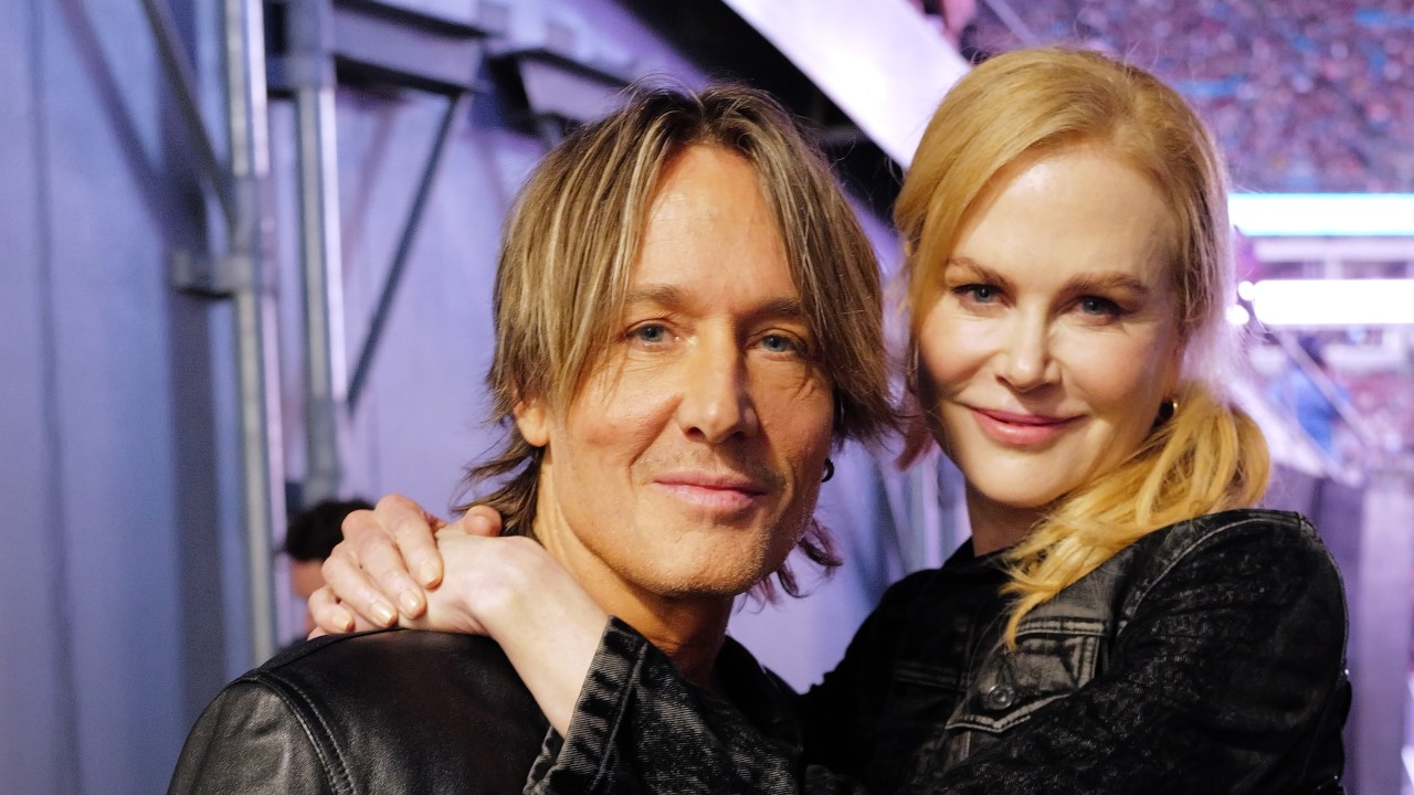 Keith Urban hangs up on Adelaide radio hosts after question over superstar wife's raunchy scenes with younger men