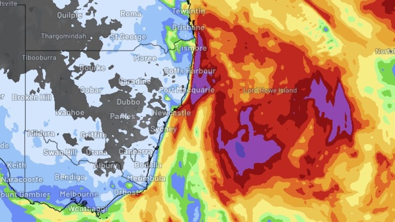 ‘Unseasonable': Cold snap sets stage for wild bout of wet weather in Qld, NSW Cold snap sets stage for ‘unseasonably' wild weather