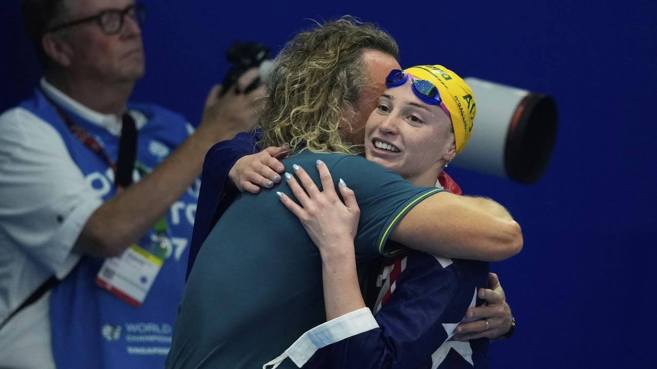Aussie icon Mollie O'Callaghan blows rivals out of the water