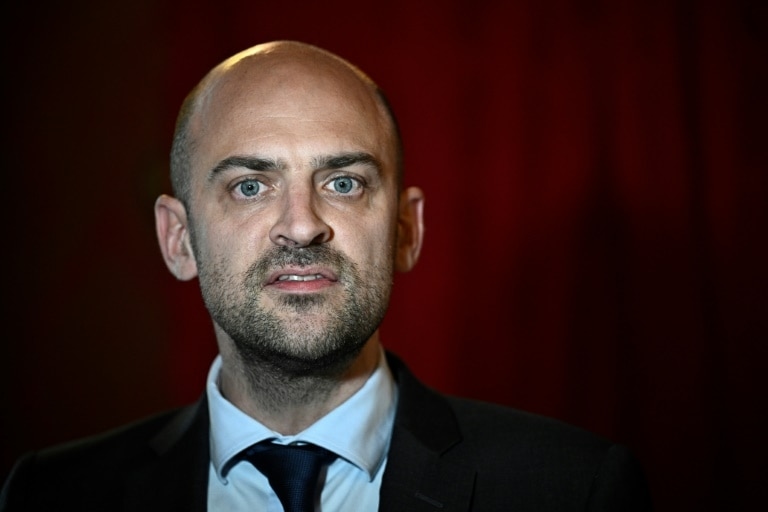 France's top diplomat calls for foreign press access to Gaza