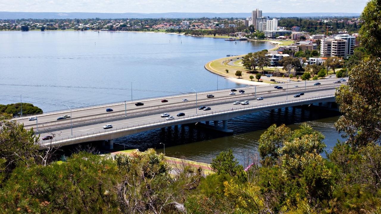 ‘Environmental disaster:' Residents told to shut windows as more human waste flows into Perth's Swan River
