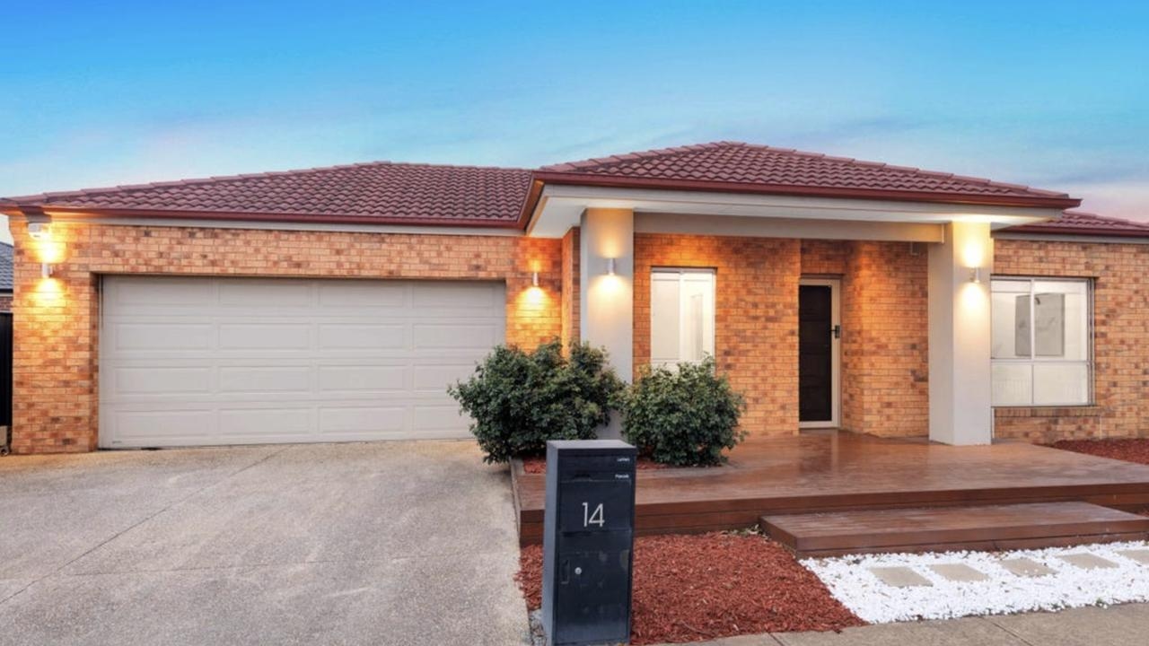 First-home buyers win Point Cook auction for $880k