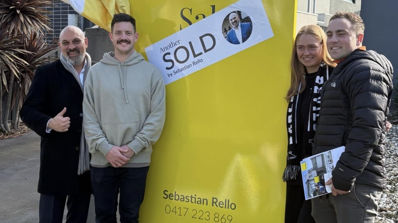 Pascoe Vale townhouse sells for $705k at auction