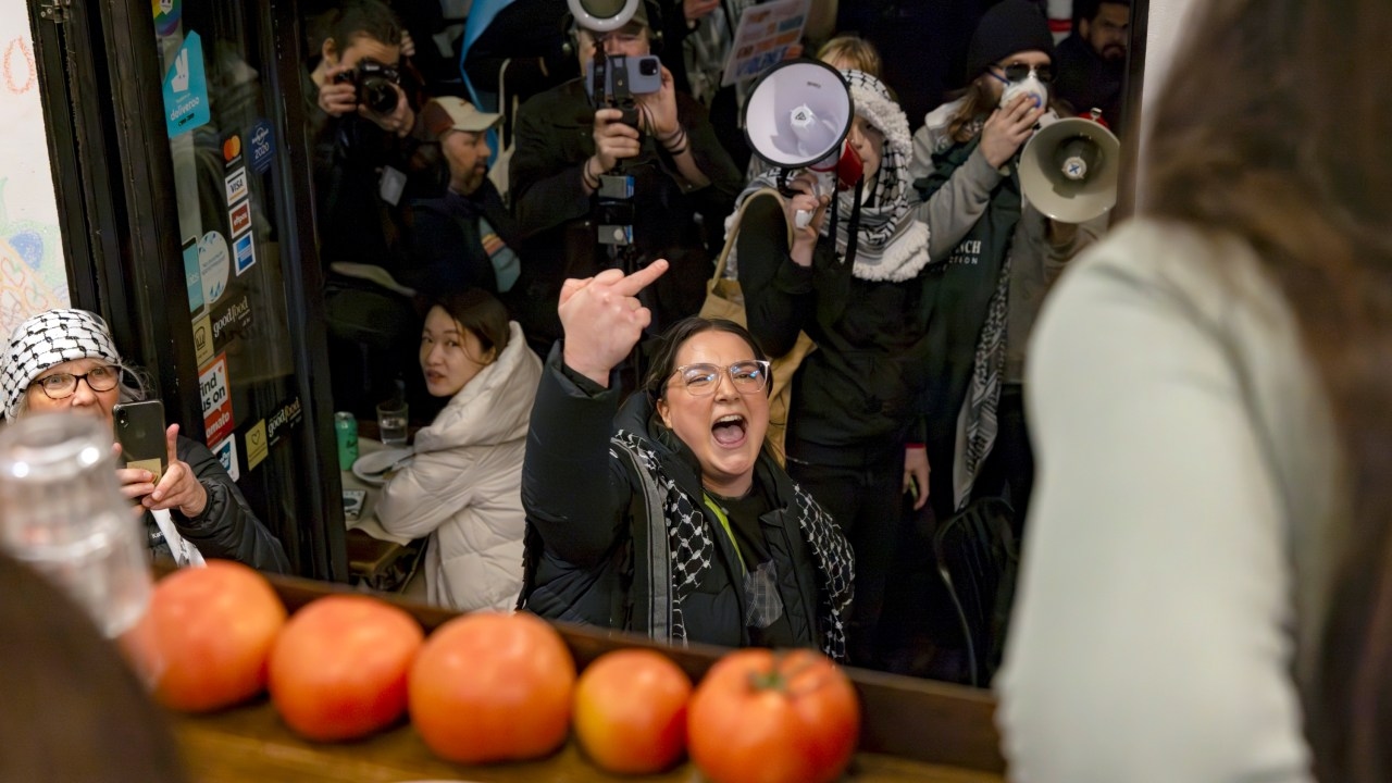 ‘Death, death to the IDF' heard at pro-Palestine protest days after antisemitic attacks shake Melbourne's Jewish community