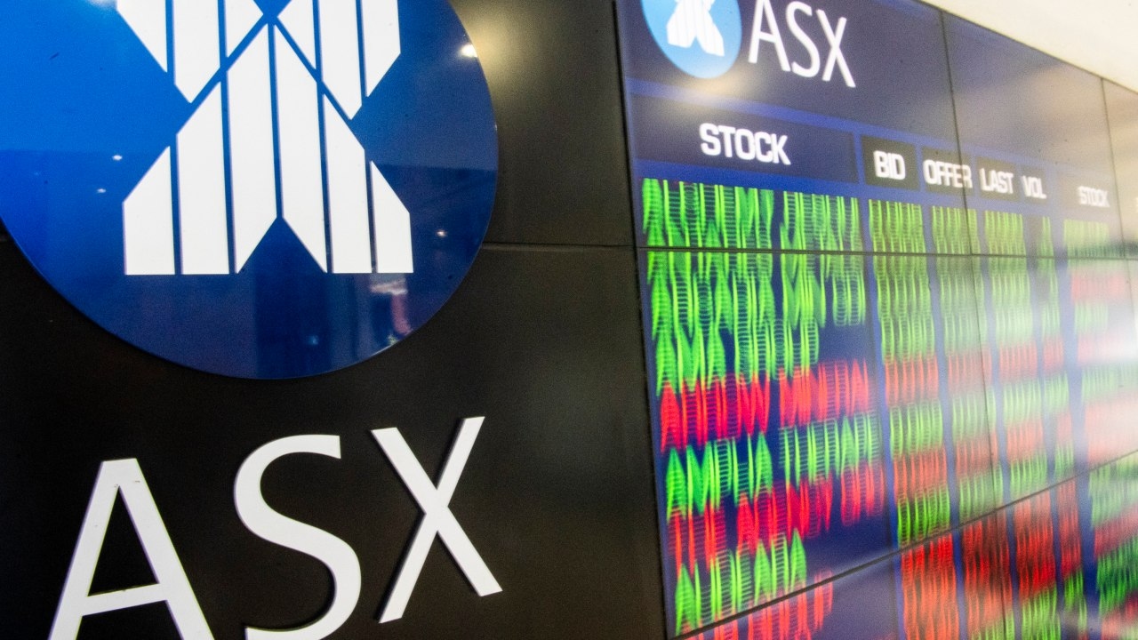 ASX 200 zig-zags as investors await US President Donald Trump's Liberation Day tariff suspension to finish this week