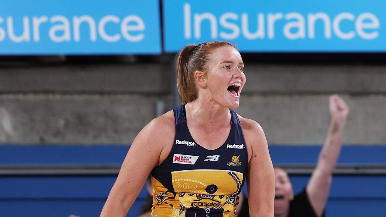 Super Netball round 13 results: Sunshine Coast Lightning defeat NSW Swifts 71-70