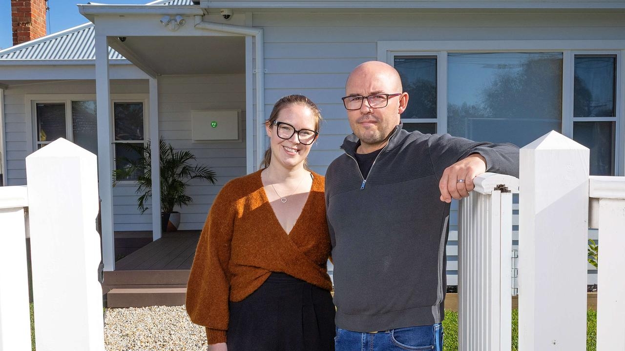 Melb family reveal energy efficient renovation ahead of auction timed for May rate cut