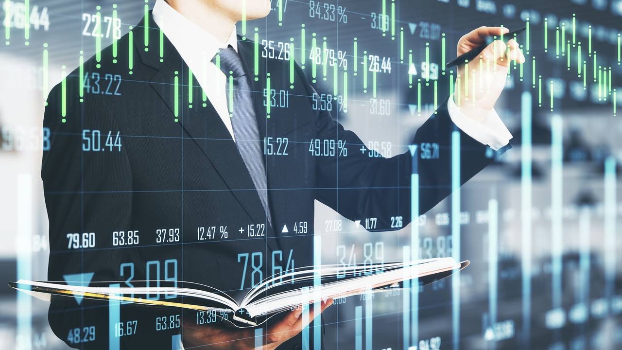 Top 10 at 11: Info tech lifts ASX as small caps revamp capital and asset structures