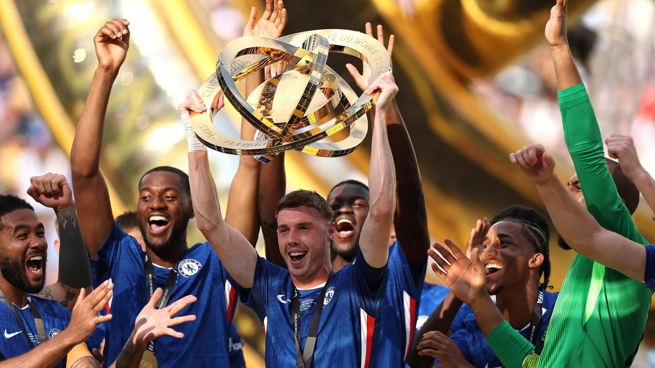 Cole Palmer stars as Chelsea stun PSG 3-0 to win Club World Cup final