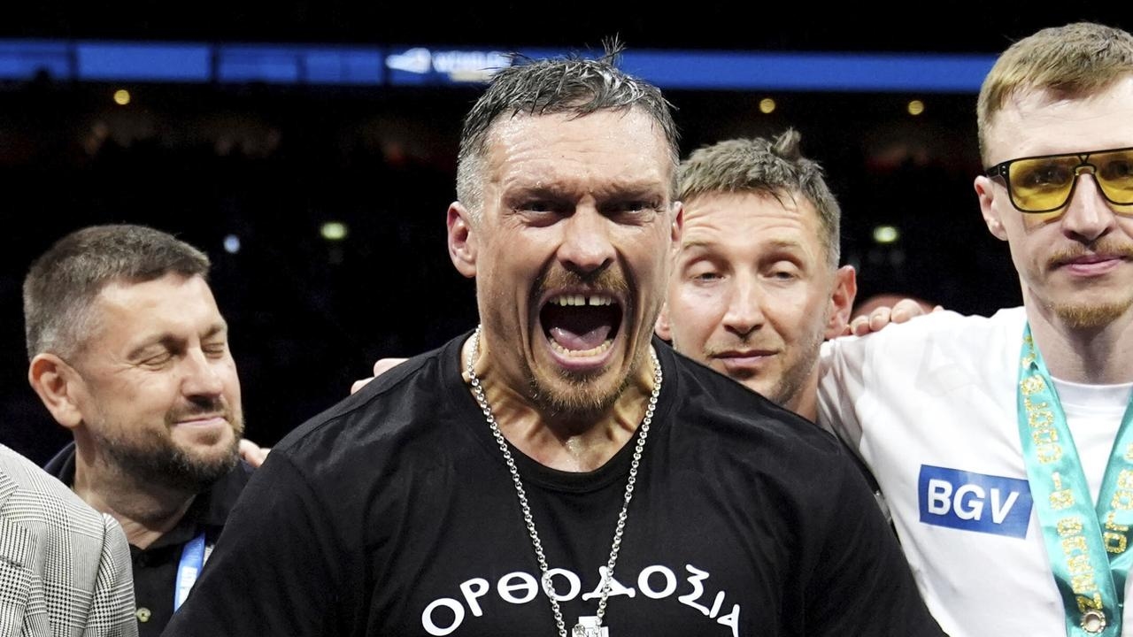 Usyk KOs Dubois in fifth round to claim undisputed heavyweight crown