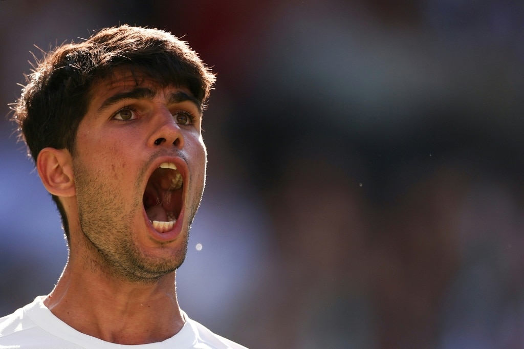 Alcaraz, Sabalenka in action on day one at sizzling Wimbledon