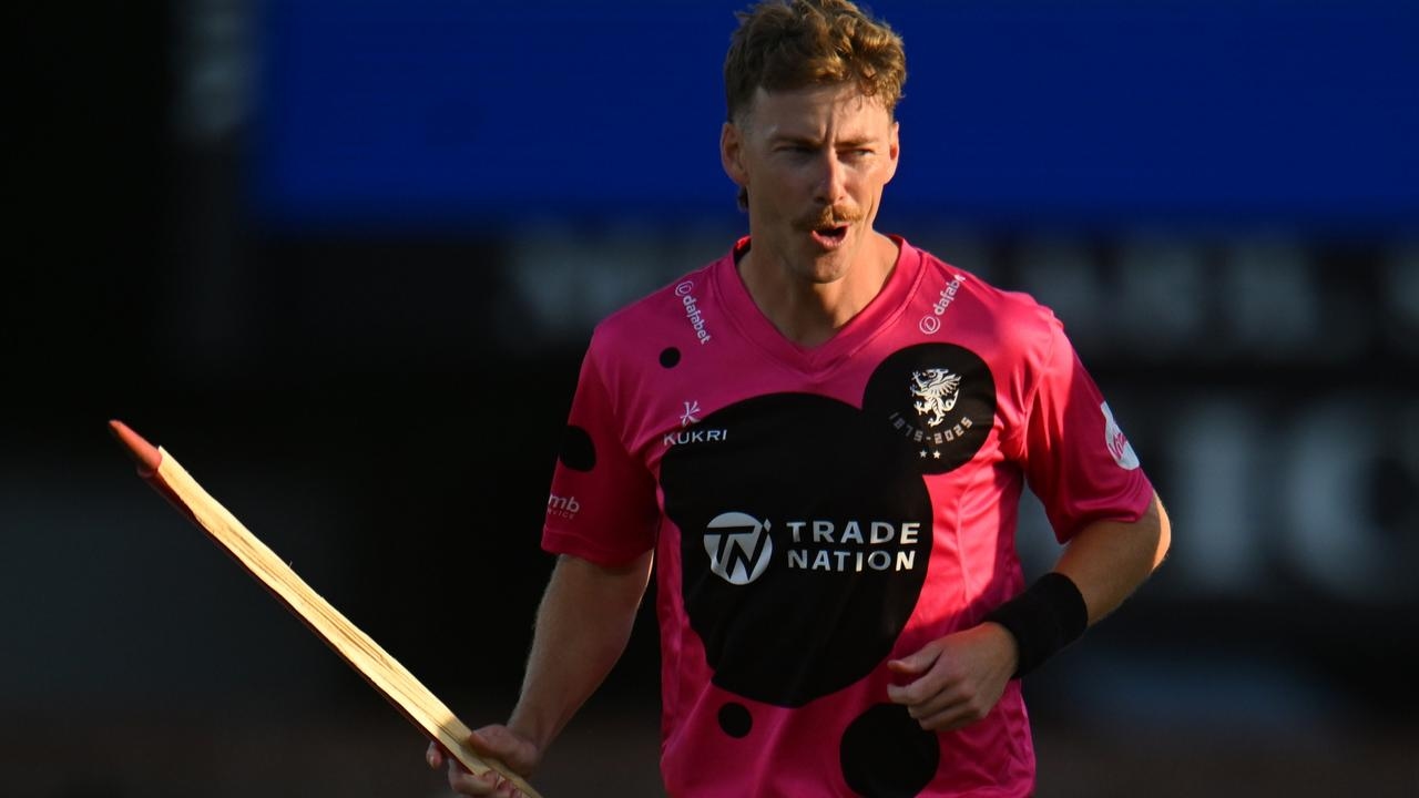 Cricket: Fast bowler Riley Meredith splits stump in two in England