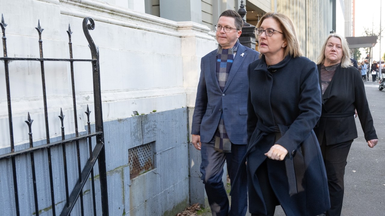 Victorian Opposition Leader Brad Battin says Allan government has ‘failed to act' on antisemitism, demands crackdown on hate speech