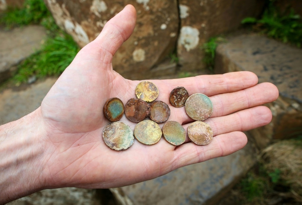 Tourist coins pose giant problem at N. Ireland's famous causeway site
