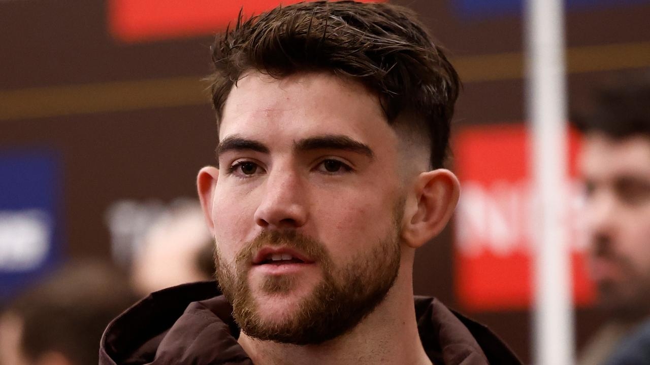 Mitchell explains shock Newcombe substitution in Hawks win