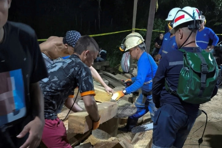 Crews rescue 18 miners trapped in Colombia