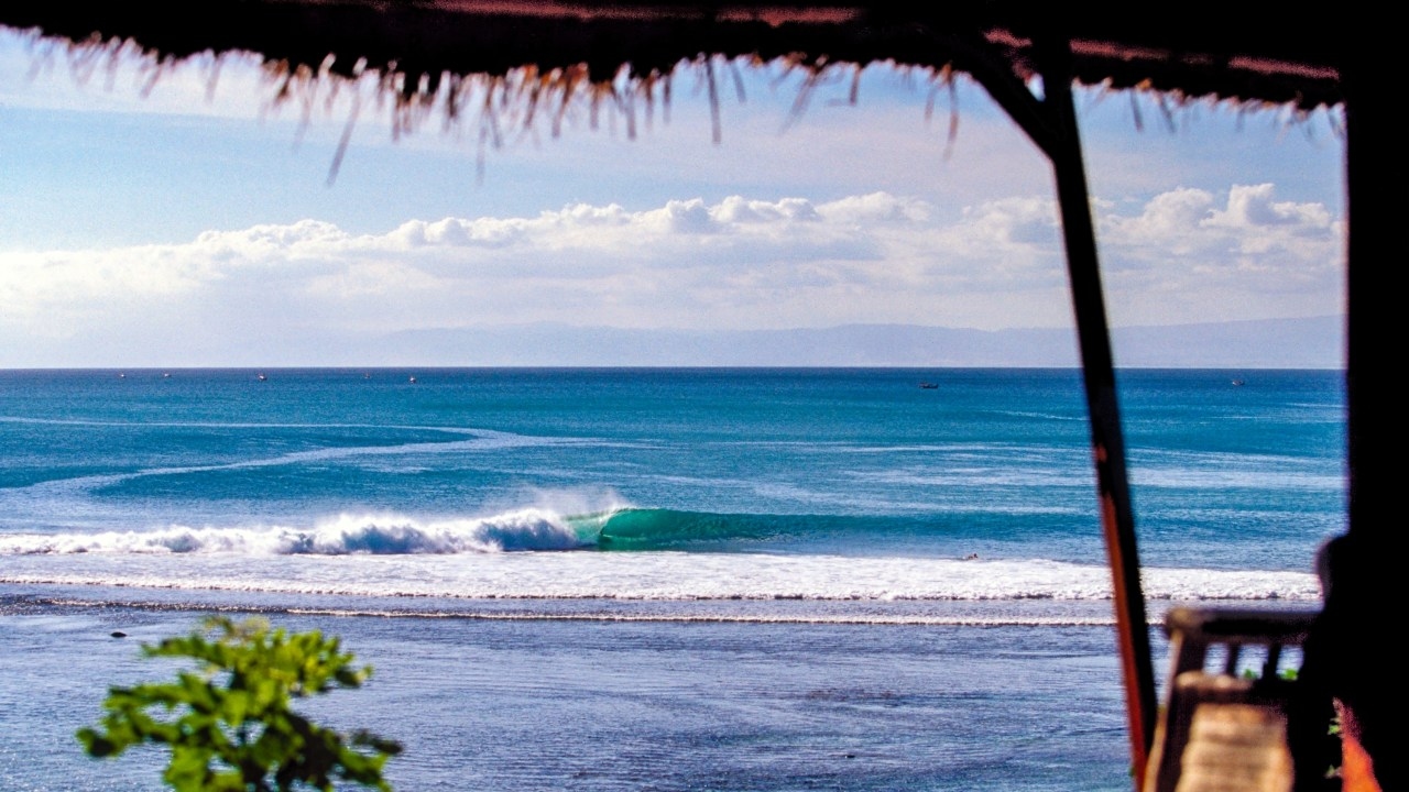 Demolition of businesses begins at popular Bali surf spot Bingin Beach, voiding bookings of Australian travellers