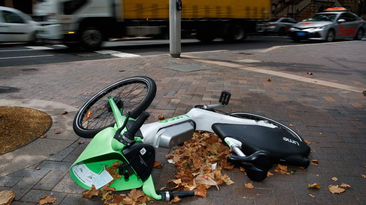 More than 30 illegal e-bike riders fined following four-week-long police crackdown on Sydney's Northern Beaches