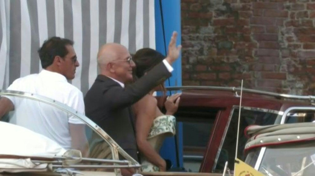 Bezos, Sanchez say 'I do' in a divided Venice