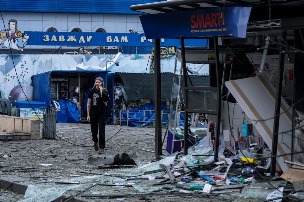 Russia strikes Ukraine after Kyiv offers fresh talks