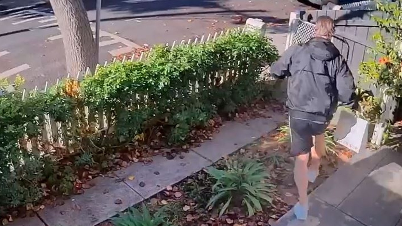 CCTV footage captures brazen breakfast bandit snatching DoorDash delivery from Prahran doorstep