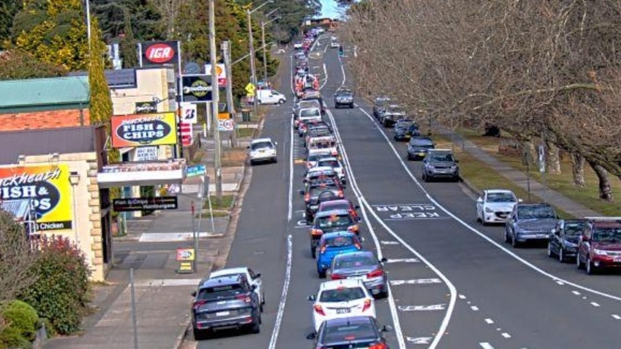 Great Western Highway reopens at Blackheath after car crash shut down