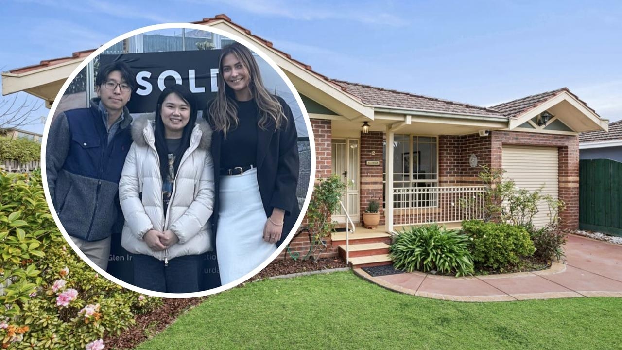 Glen Iris home sells $150k above price guide