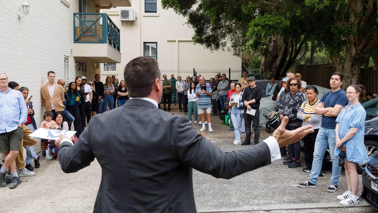 Freeze grips home sales after RBA moves leave homeowners in limbo