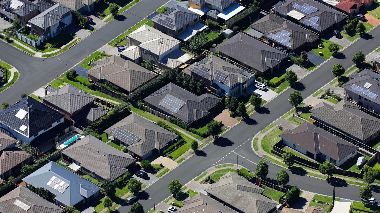 Western Australia extends program offering tradies $10,000 to relocate to the west in bid to galvanise housing supply