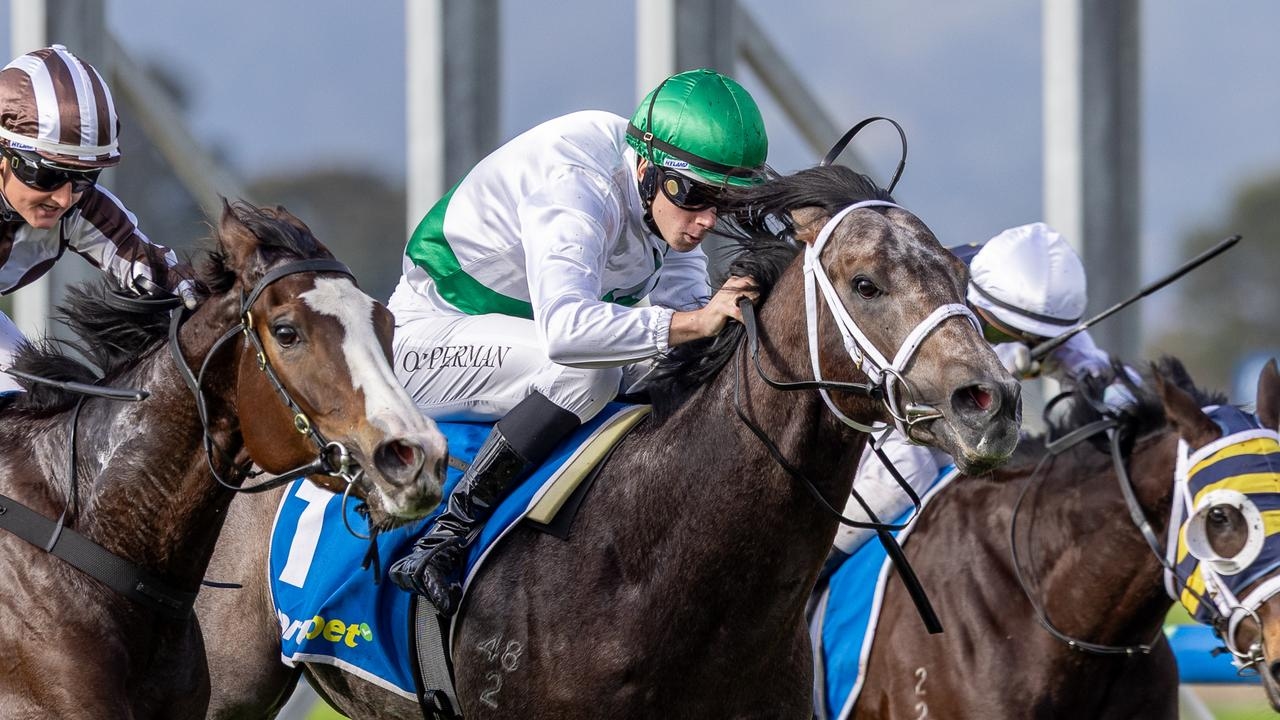 Matahga storms home for come-from-behind victory in Oaklands Plate at Morphettville Parks