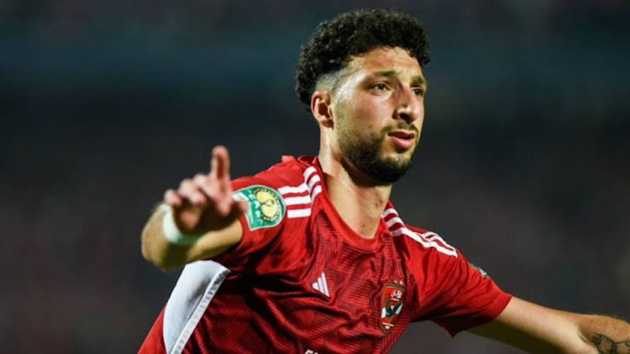 نيوم ينفي مفاوضات ضم مهاجم الأهلي المصري