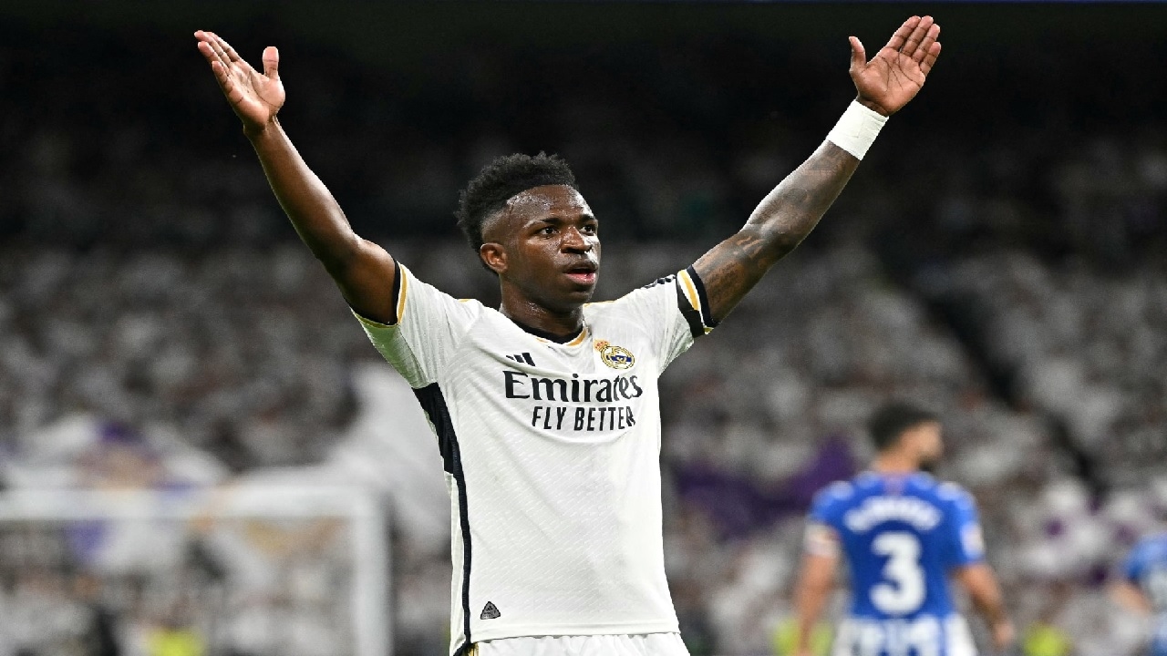 فينيسيوس يجدد عقده مع مدريد رغم اهتمام أندية روشن