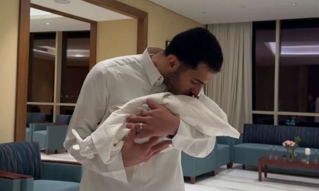 سلطان الغنام يظهر برفقة ابنته 'نورة'