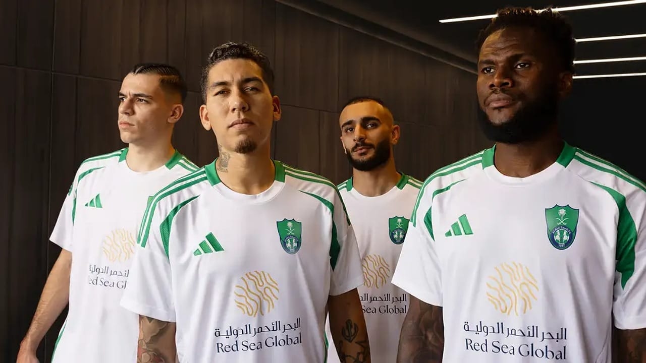 الأهلي يكشف تفاصيل بيع الأطقم الجديدة للموسم المقبل