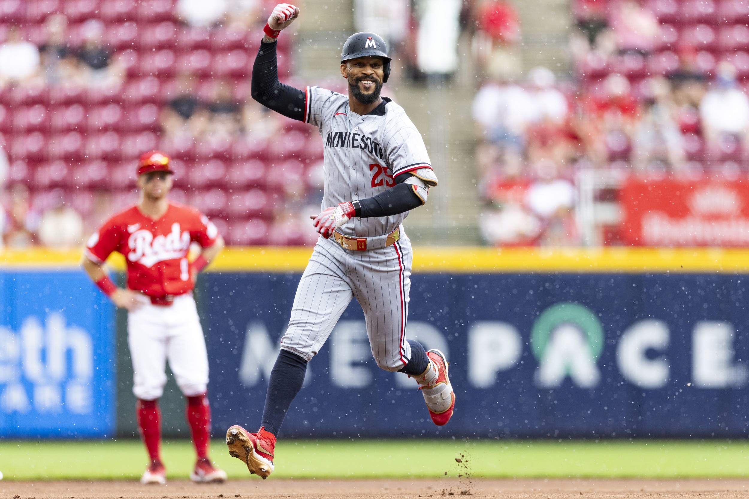'Outrageous' Phillies Trade Idea Brings $100 Million All-Star to Philadelphia