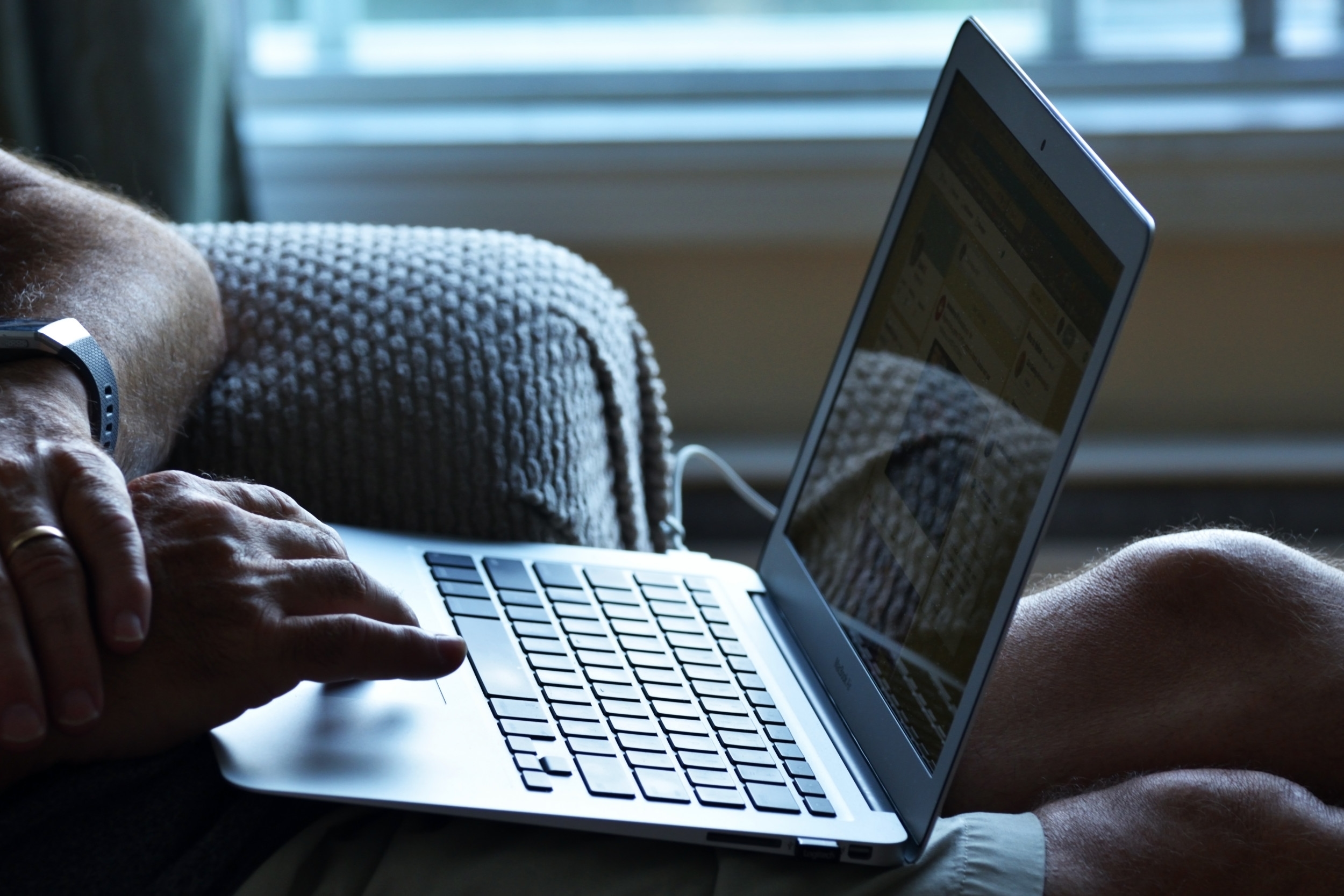 FBI Warns Americans of Fraudulent Health Insurance Emails, Text Messages