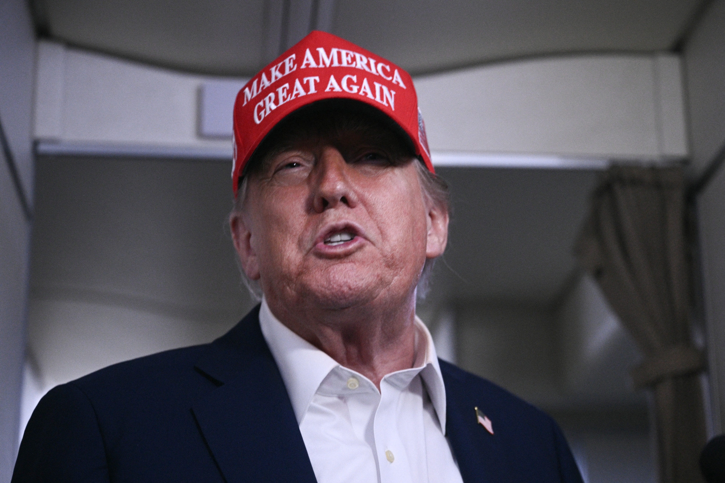 Trump's Approval Rating Hits Lowest Level in Weeks With Republican Pollster