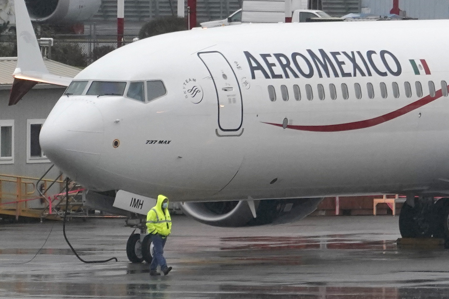 Trump Admin Announces New Restrictions on Mexican Airlines Over US