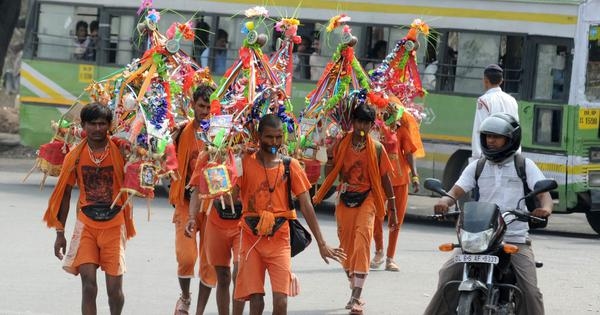 Plea filed in SC against UP, Uttarakhand's orders to display names on shops along Kanwar Yatra route
