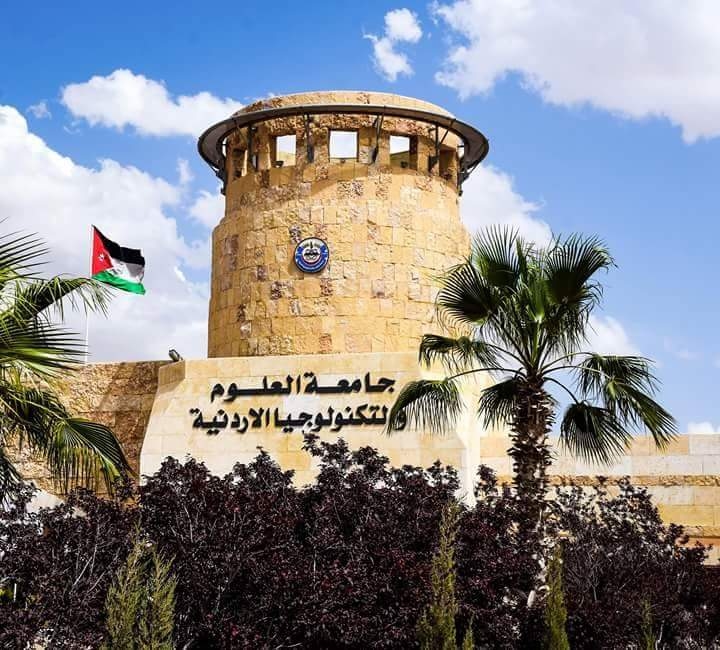 العلوم والتكنولوجيا تفتتح المعرض السنوي لمشاريع طلبة كلية العمارة والتصميم