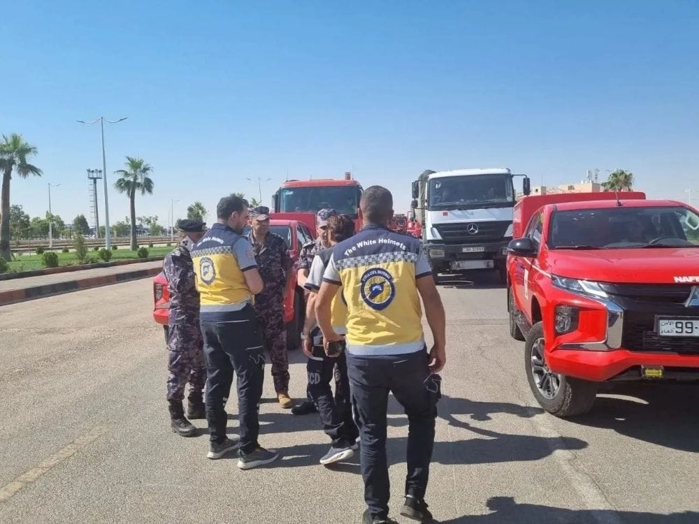 ولي العهد يشيد بجهود الدفاع المدني في إخماد حرائق سورية