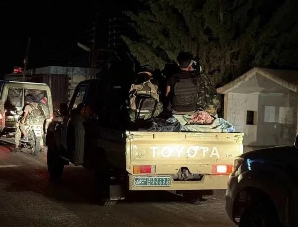 الجيش السوري يبدأ الانسحاب من السويداء.. وحديث عن اتفاق وشيك
