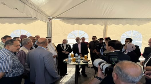 وزيرة النقل: 39 حافلة ستعمل على مشروع النقل بين عمّان إربد وعمّان جرش