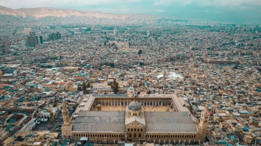 بدء سريان قرار دفع رسوم للدخول إلى سوريا والأردنيون 'معفيون'